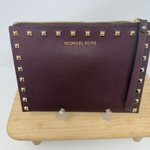 Michael Kors Jet Set Travel XL Wristlet Gold Studs 9.5" X 7" Top Zip EUC Clean